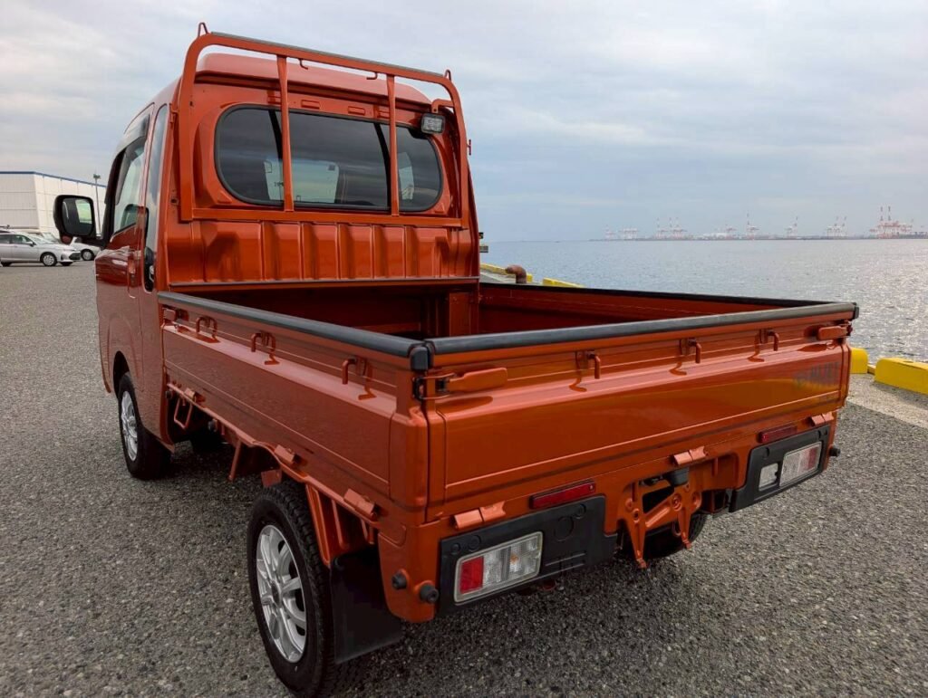 AUTOMATIC TRANS LIMITED EDITION 2022 Daihatsu Hijet Jumbo Cab (Made By Toyota) - Image 3