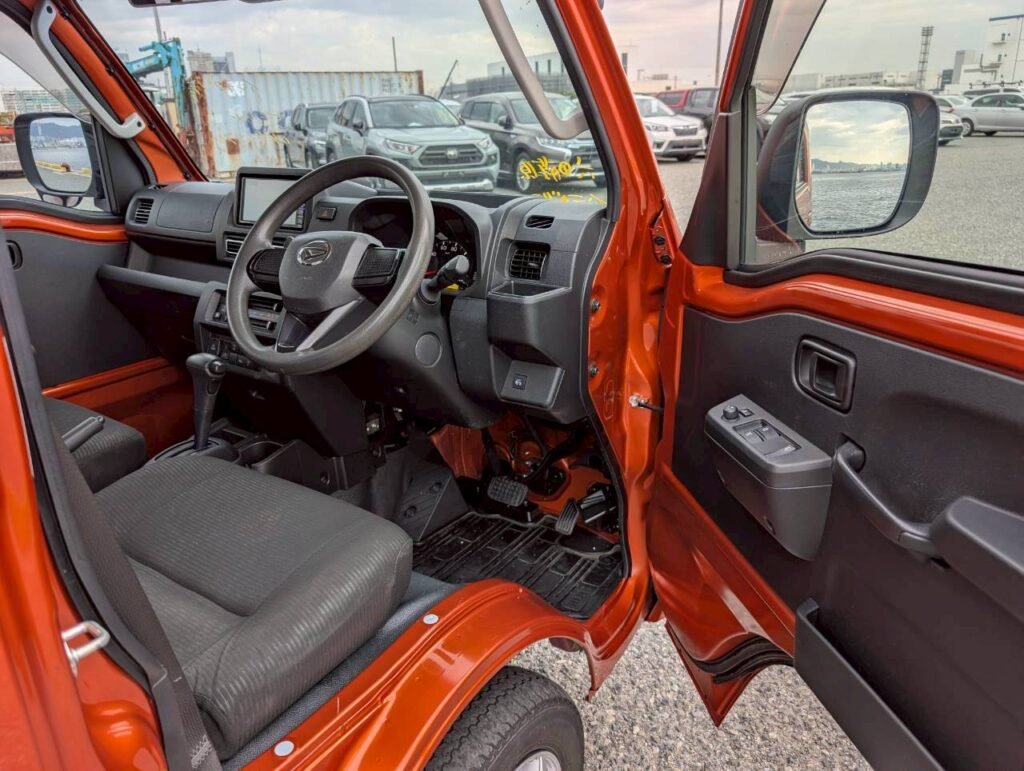 AUTOMATIC TRANS LIMITED EDITION 2022 Daihatsu Hijet Jumbo Cab (Made By Toyota) - Image 7