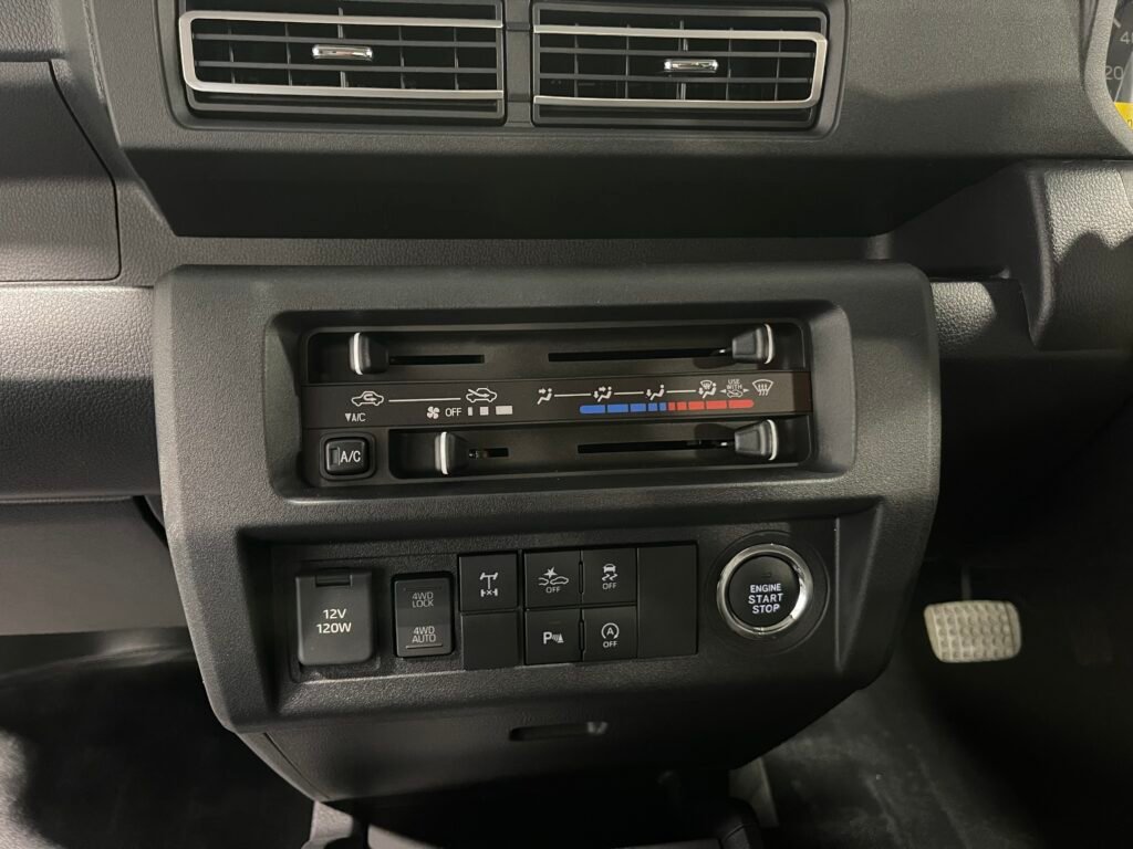 2022 Daihatsu Hijet Jumbo Cab Farming Package (Made By Toyota) - Image 4