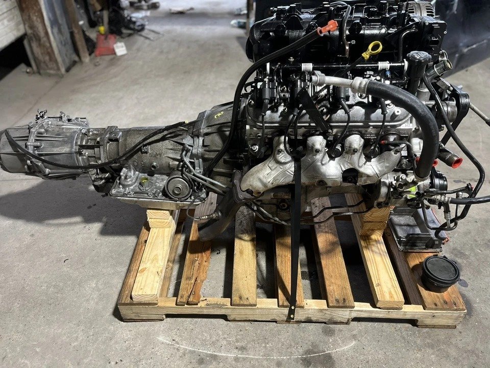 2005 GMC Yukon Denali – 6.0L LQ4 Engine & 4L65 4x4 Automatic Transmission Pullout - Image 3