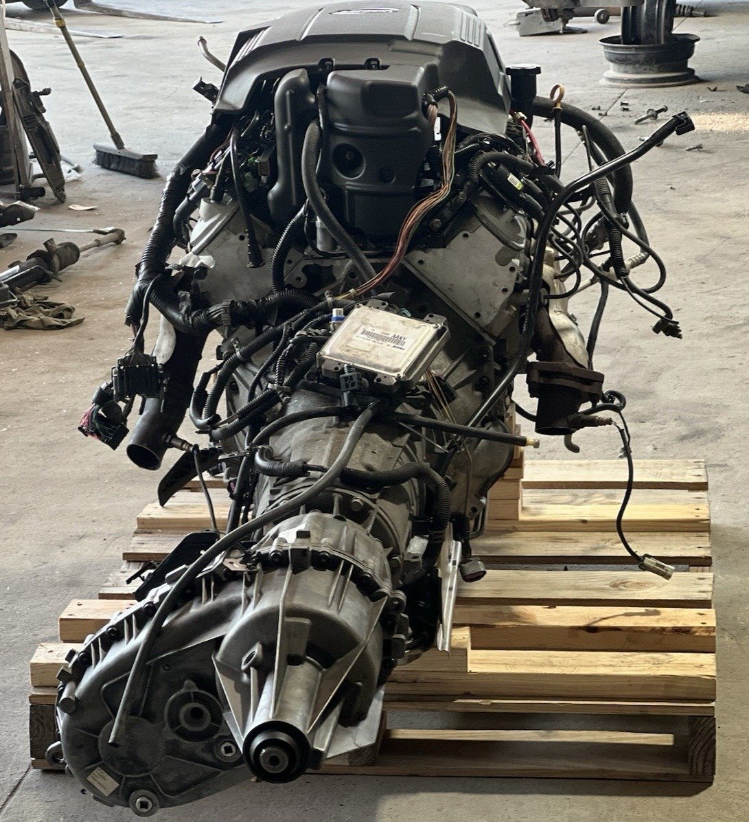 2010 YUKON 6.2L L94 COMPLETE ENGINE & TRANS PULL OUT 4WD 6L80 LS2 LS3 LS1 - Image 4