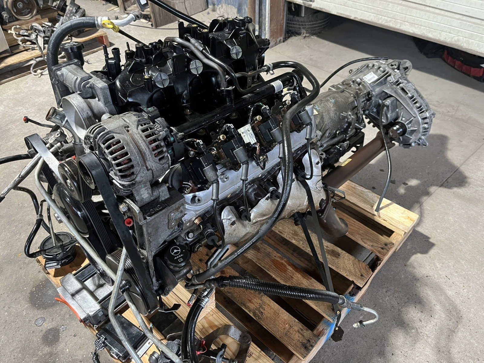 2005 GMC Yukon Denali – 6.0L LQ4 Engine & 4L65 4x4 Automatic Transmission Pullout - Image 7