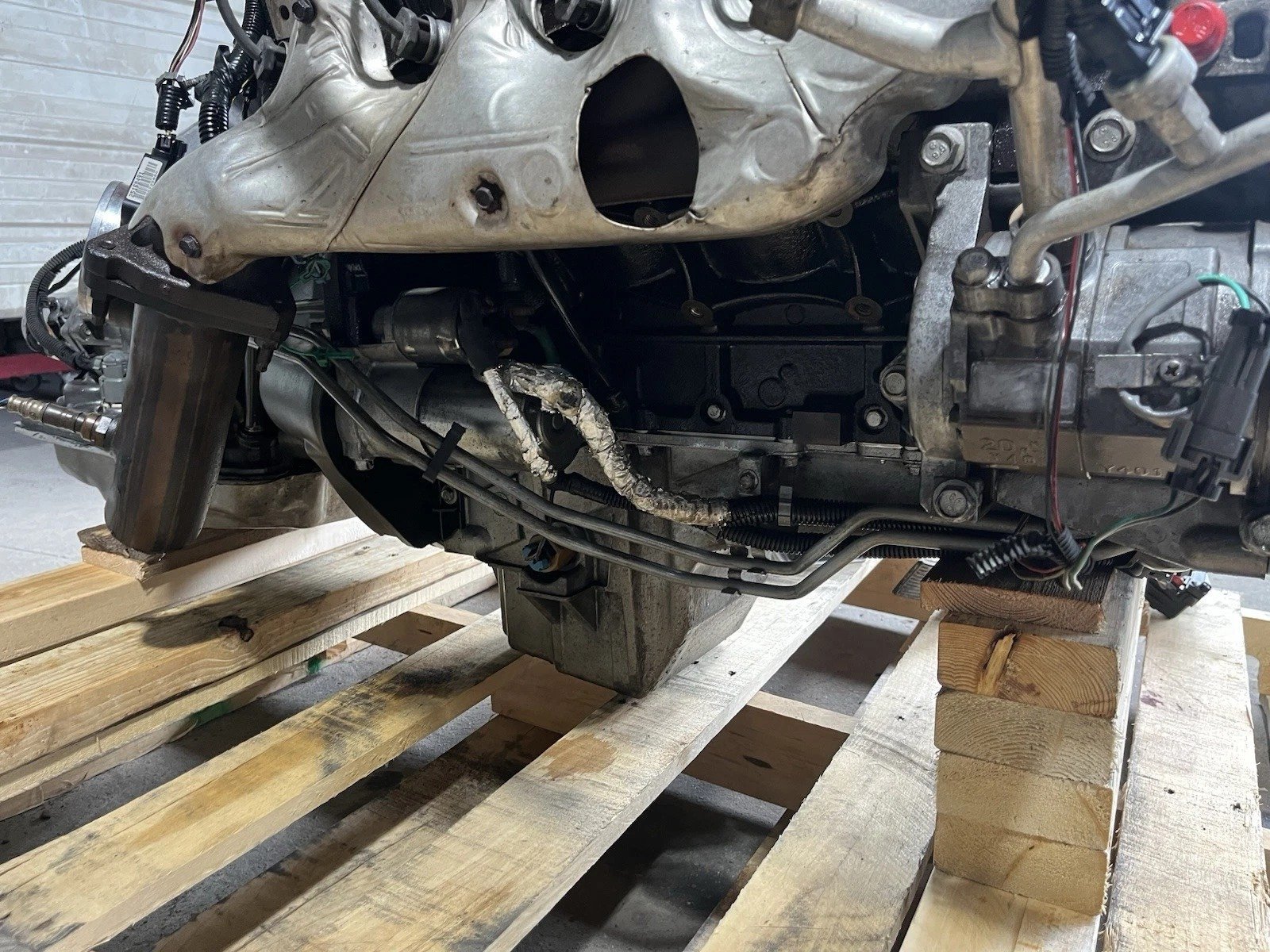 2006 Cadillac Escalade – 6.0L LQ9 Engine & 4L65 2WD Automatic Transmission Pullout - Image 8