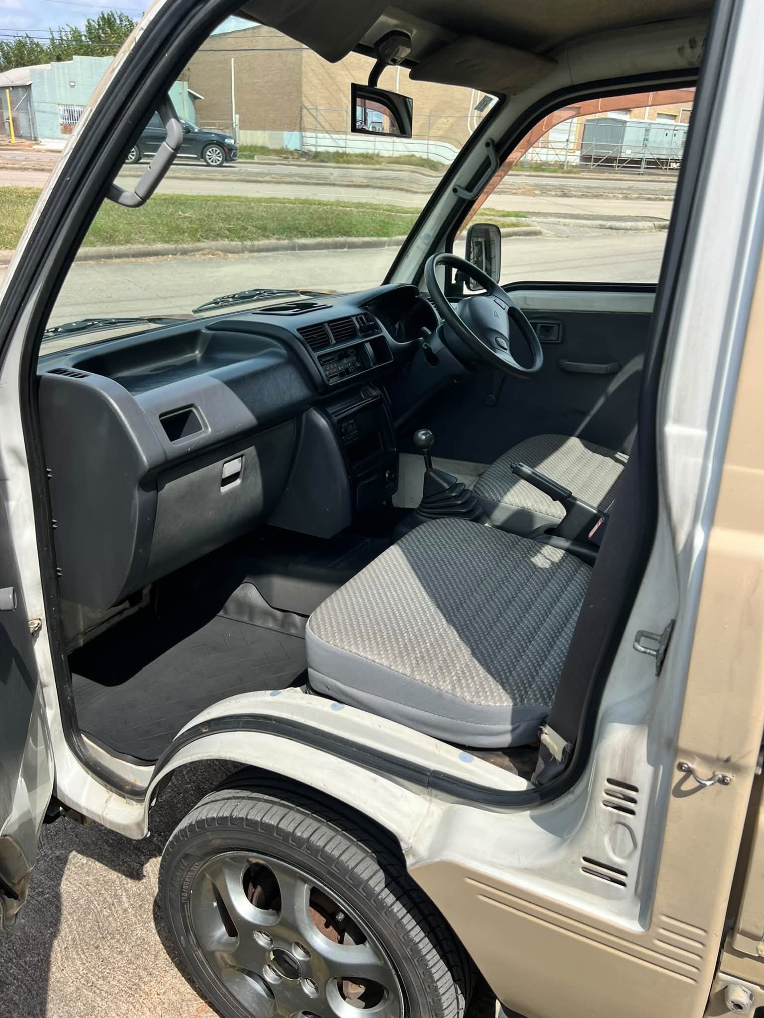 2000 Daihatsu HIJET RWD - Image 8